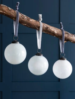 Set Of 3 Hailes Round Baubles