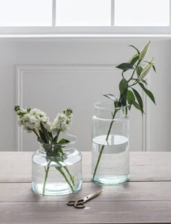 Broadwell Glass Vase - Small 10 Broadwell Glass Vase - Small -Garden Trading Store BRGL10 portrait 4 92678.1638461502