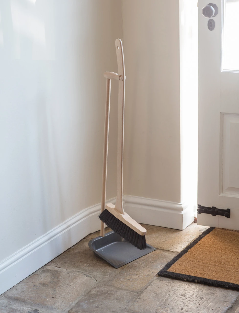 Long Handle Dustpan & Brush 1 Long Handle Dustpan & Brush
