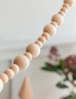 Curbridge Garland -Garden Trading Store CBGB01 Portrait 02 87909.1677760596