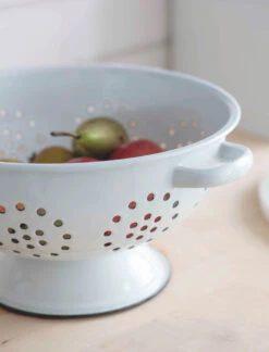 Enamel Colander 5 Enamel Colander -Garden Trading Store COWH01 portrait 2 66054.1638464478