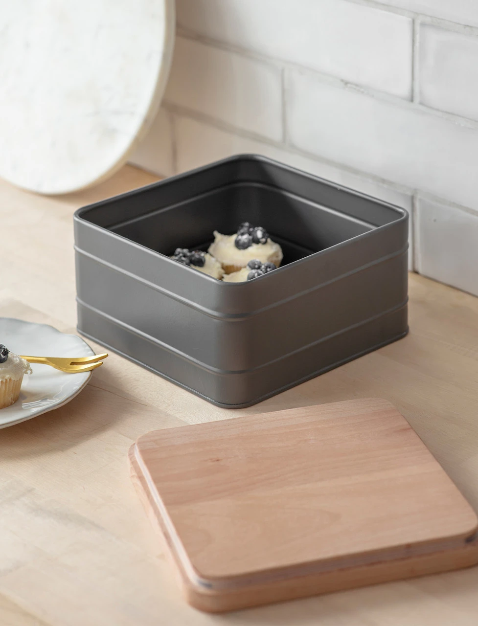 Borough Cake Tin - Charcoal 2 Borough Cake Tin - Charcoal - Image 2