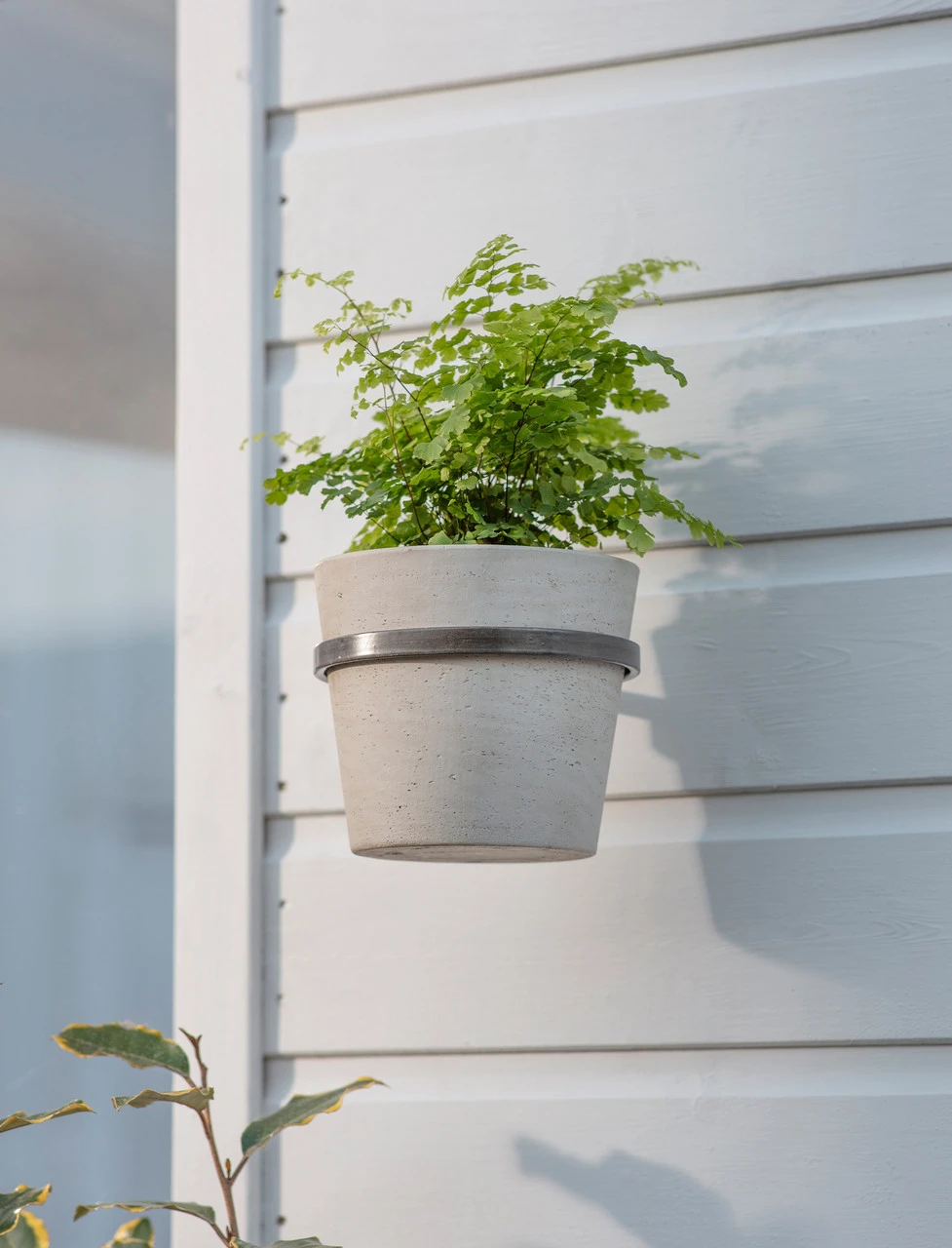 Single Stratton Wall Pot And Farringdon Holder - Stone 1 Single Stratton Wall Pot And Farringdon Holder - Stone
