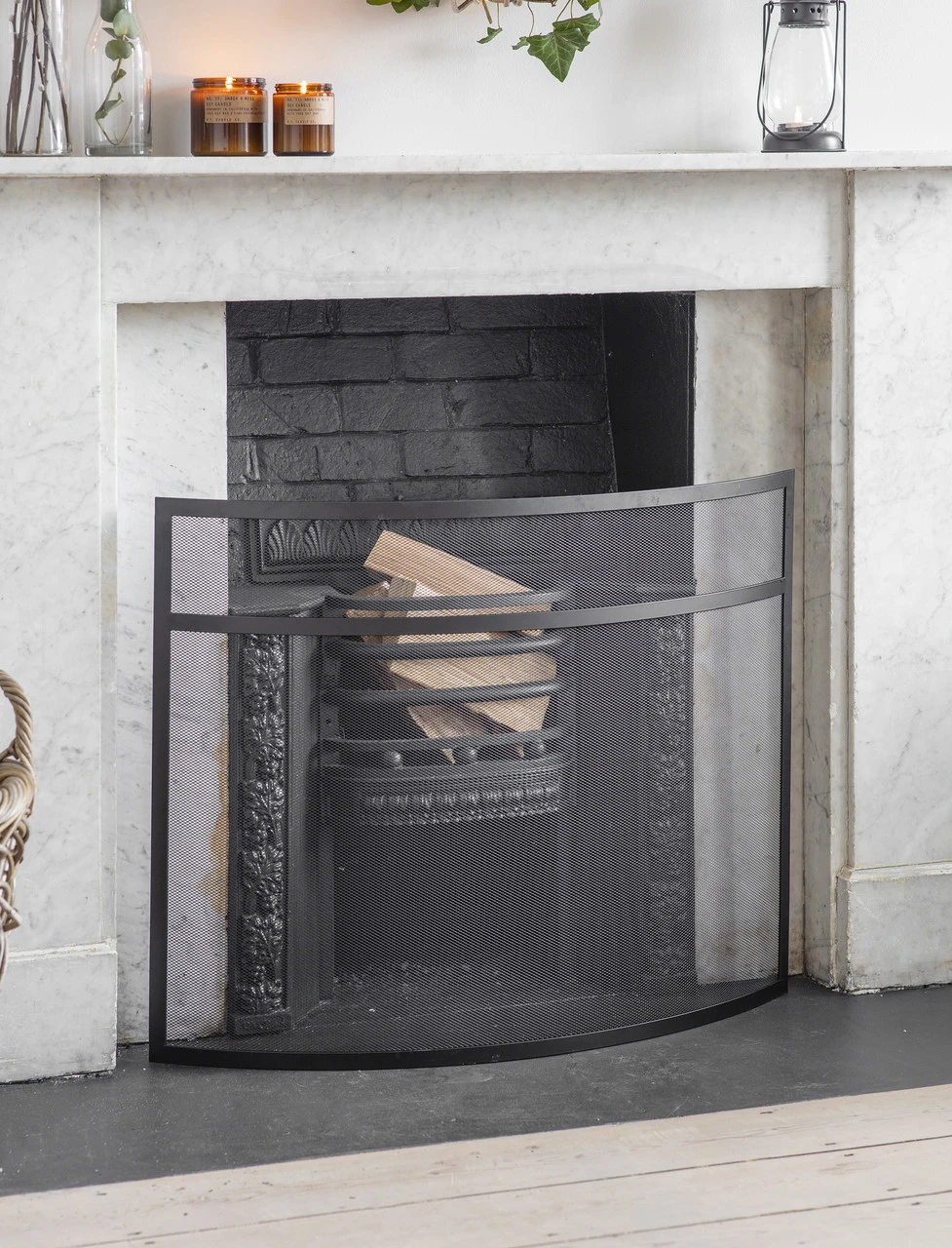 Bretforton Firescreen - Black - Large 1 Bretforton Firescreen - Black - Large