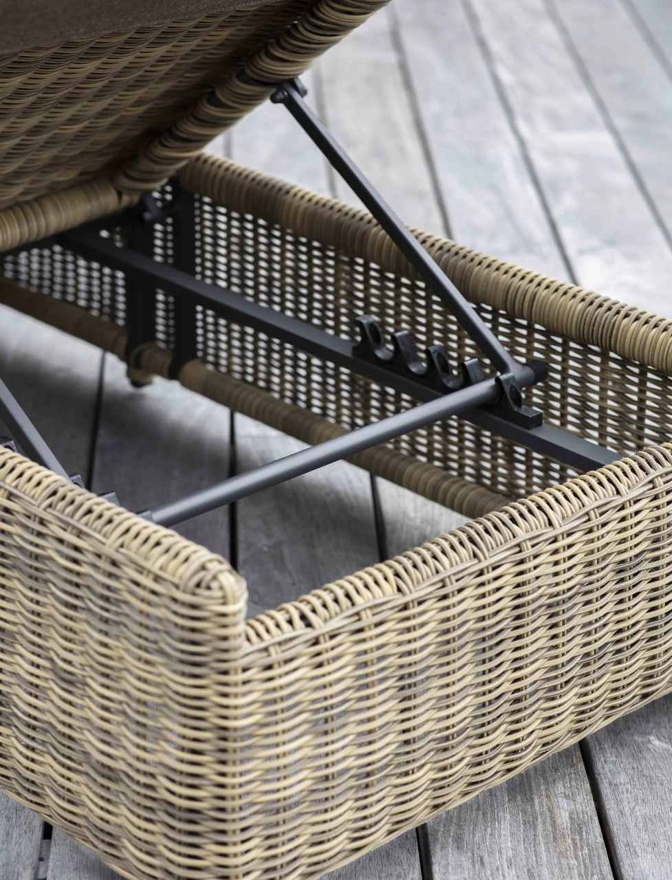 Marden Lounger 3 Marden Lounger - Image 3