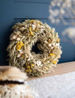 Hayfield Natural Dried Wreath -Garden Trading Store HDNW01 Portrait 3 77301.1692971176