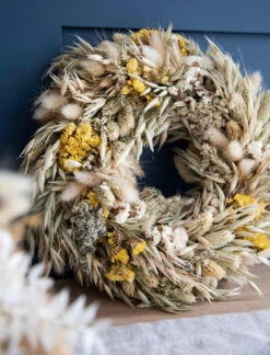 Hayfield Natural Dried Wreath -Garden Trading Store HDNW01 Portrait 4 38838.1692971177