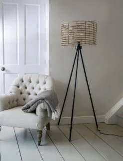 Hampstead Floor Light -Garden Trading Store LABA02 portrait 4 49804.1638535220