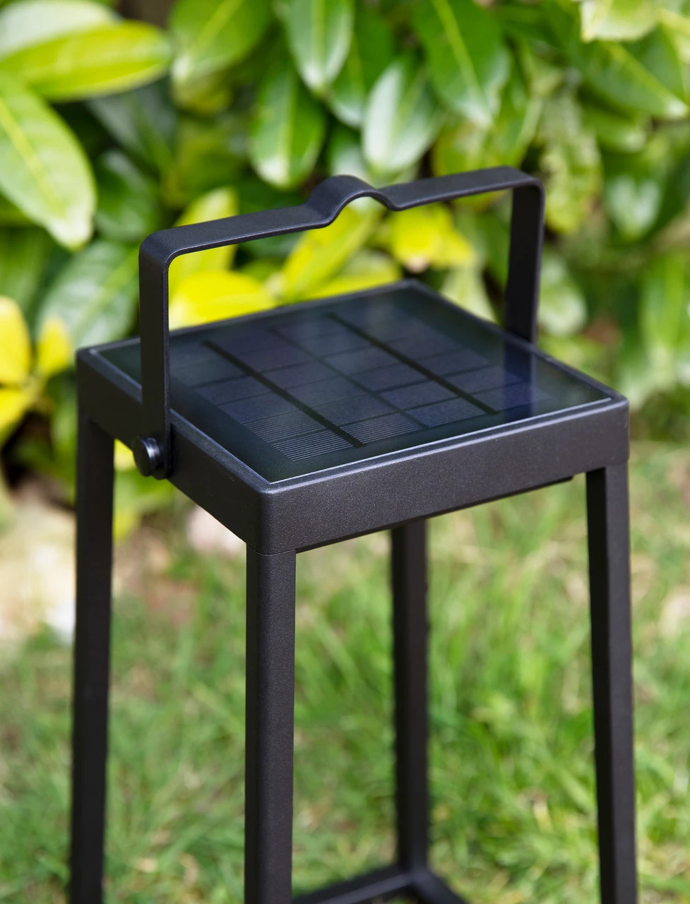 Naunton Solar Lantern 2 Naunton Solar Lantern - Image 2