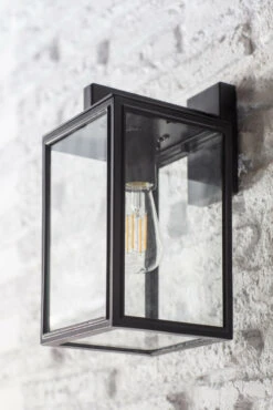 Belgrave Carriage Light -Garden Trading Store LACN06 portrait 4 33121.1638532922