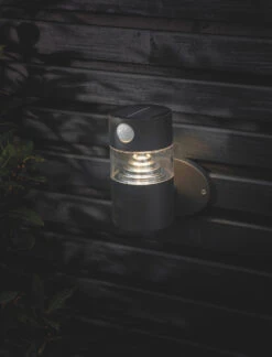 Putney Solar Single Wall Light 9 Putney Solar Single Wall Light -Garden Trading Store LAPU03 portrait 4 44644.1638472239