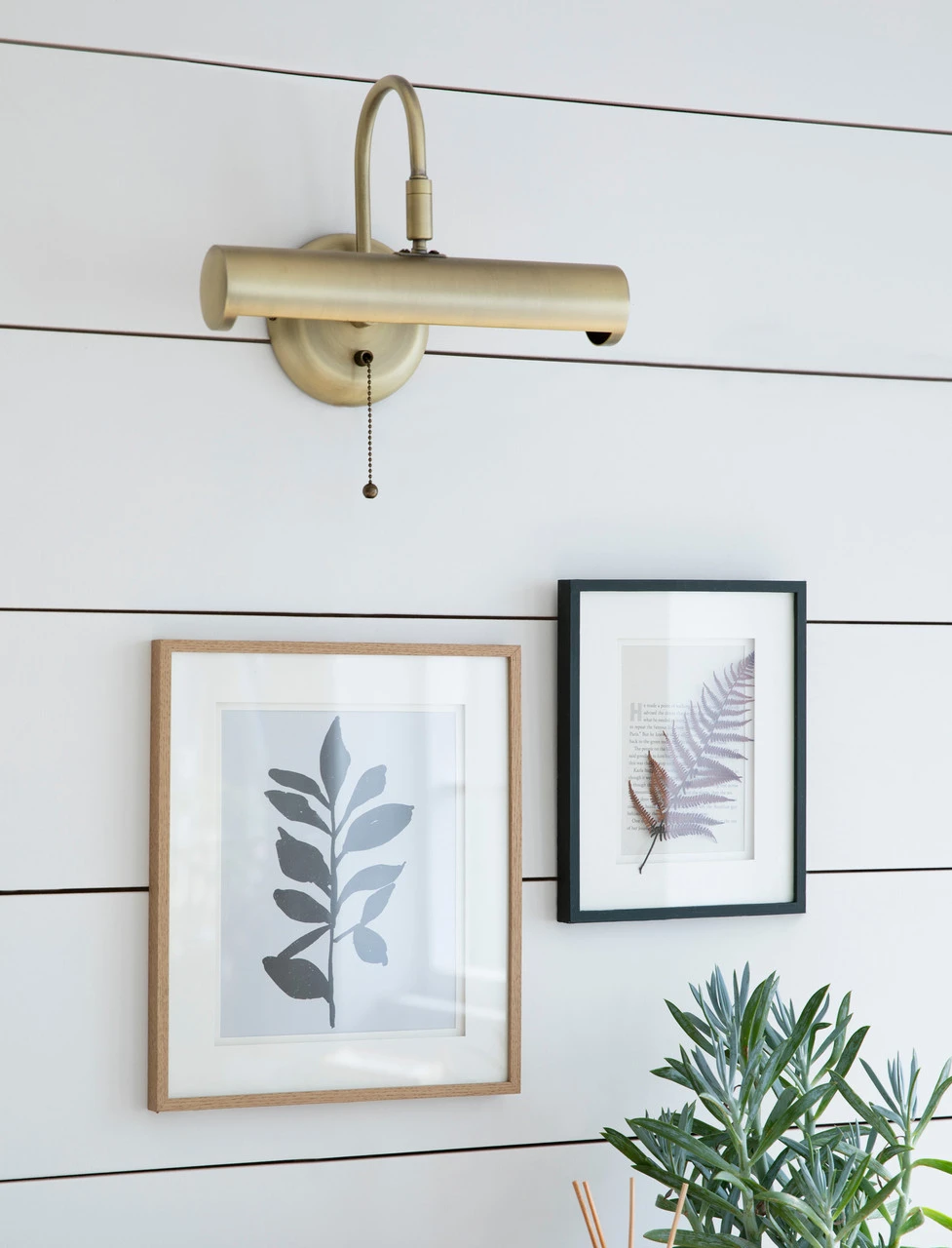 Welford Picture Wall Light - Small 2 Welford Picture Wall Light - Small - Image 2