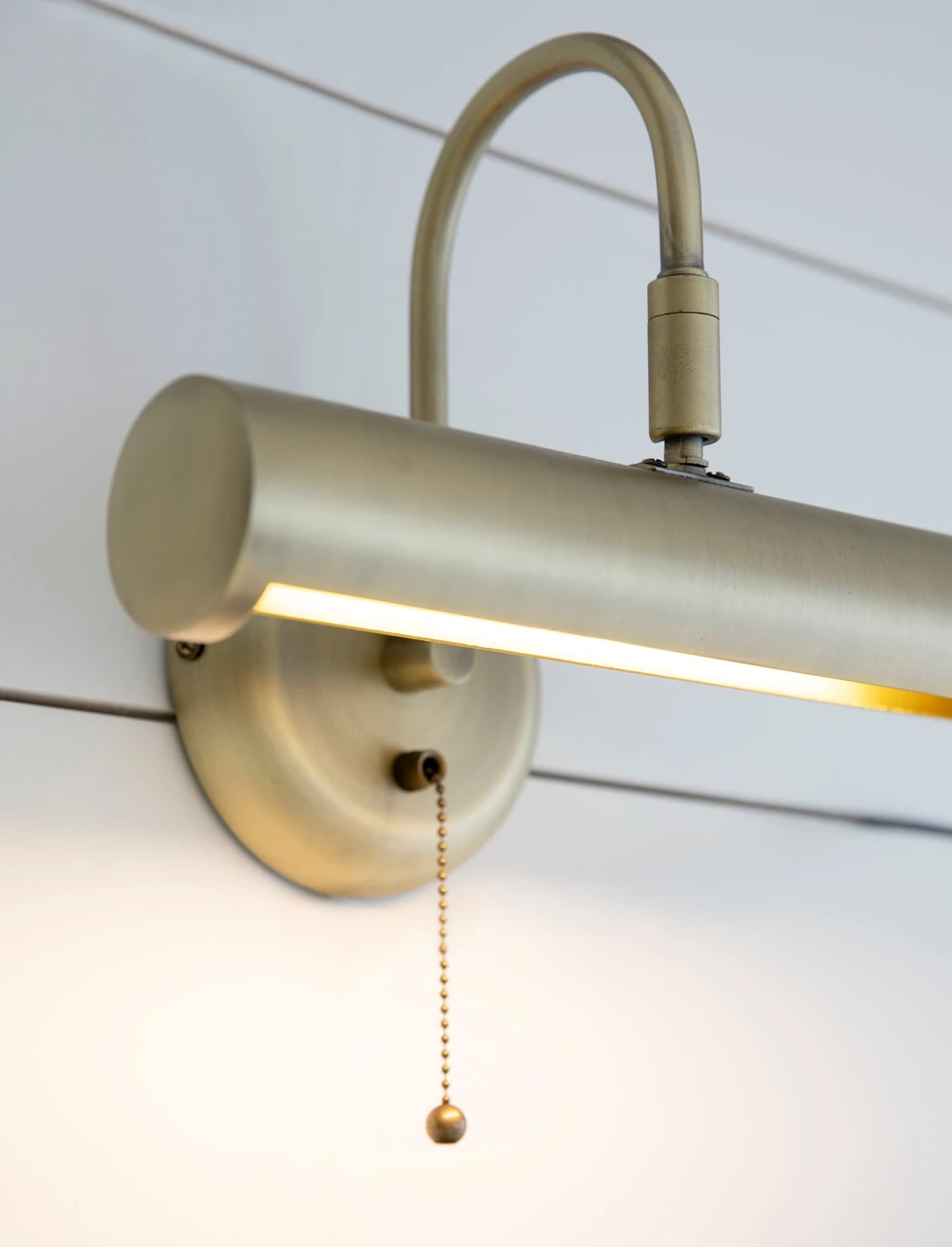 Welford Picture Wall Light - Small 3 Welford Picture Wall Light - Small - Image 3