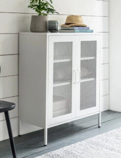 Marlborough Cabinet - Lily White -Garden Trading Store MASU05 portrait 3 95397.1638472885