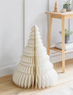 Maddox Tree - Warm White -Garden Trading Store MTWW03 Portrait 01 54611.1667466712