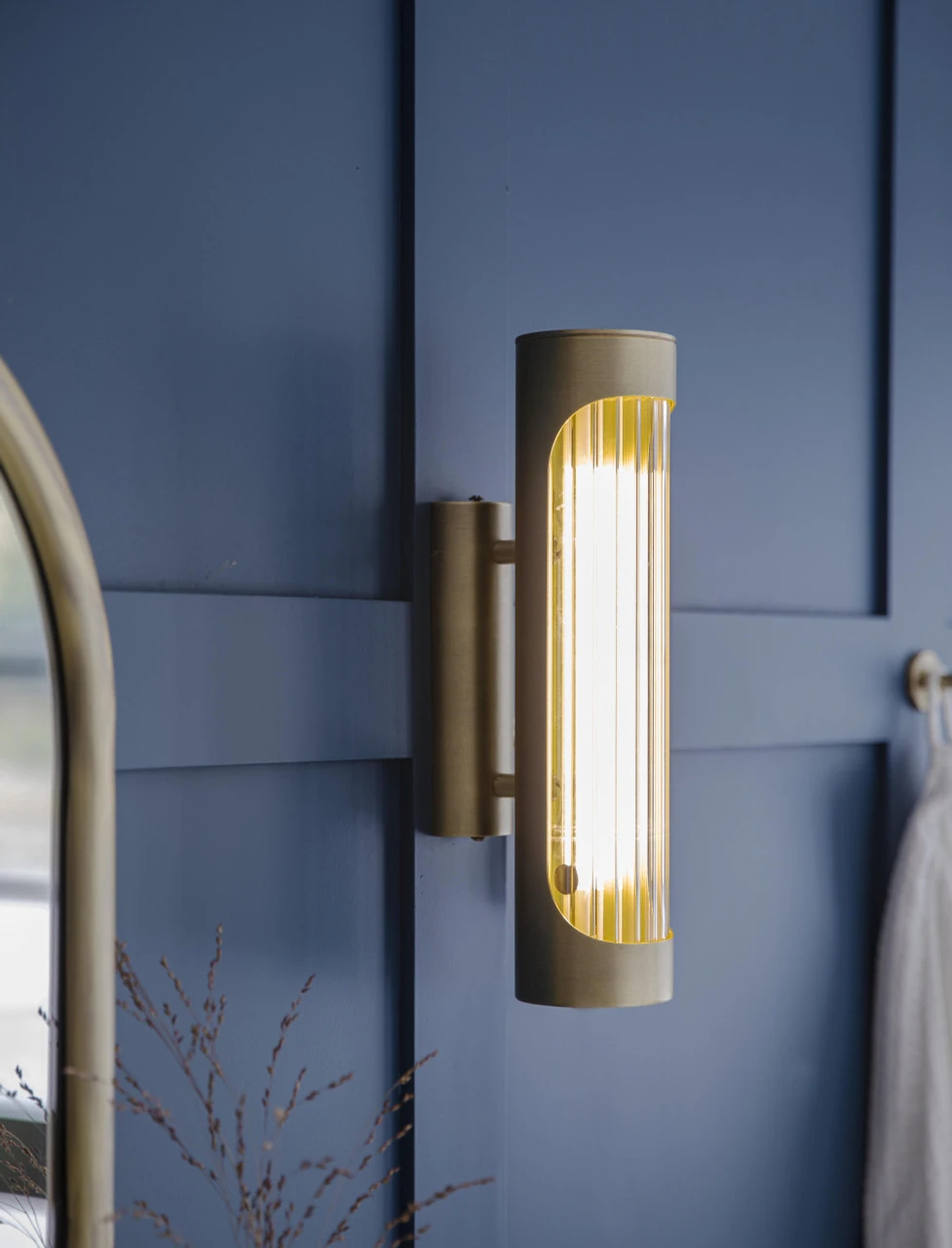Novello Wall Light - Brass 1 Novello Wall Light - Brass