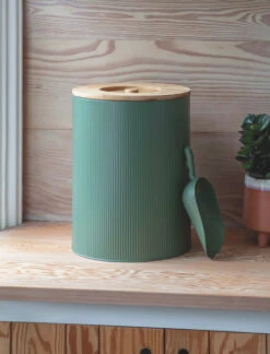 Kinloch Pet Bin - Medium - Thistle Green