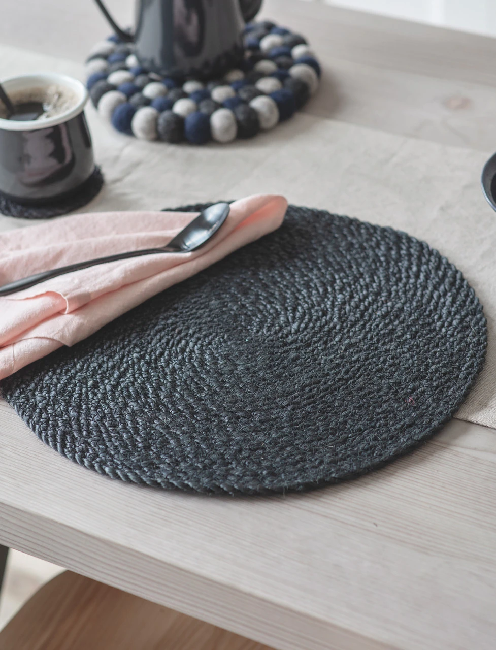 Set Of 4 Jute Placemats - Black 1 Set Of 4 Jute Placemats - Black