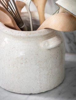 Ravello Pot With Handles - White 7 Ravello Pot With Handles - White -Garden Trading Store PLCE05 portrait 3 81367.1677580145