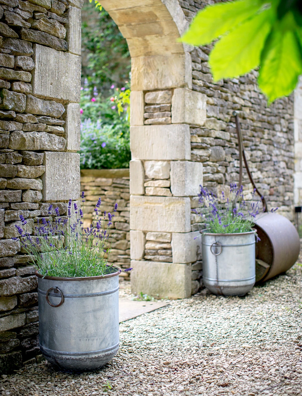 Malmesbury Planter - 42cm 1 Malmesbury Planter - 42cm