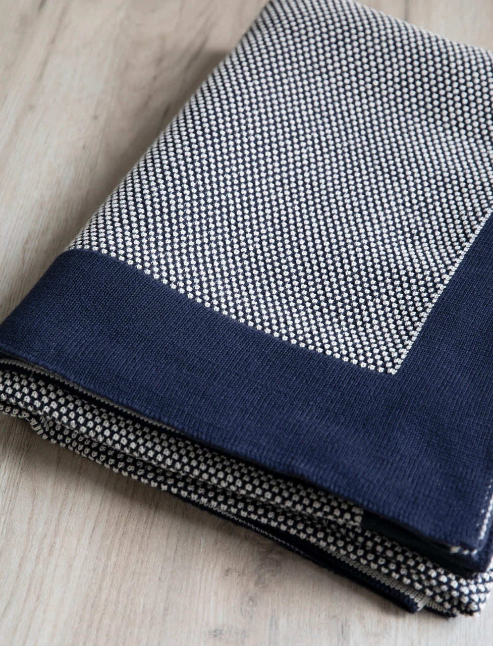 Framlingham Throw - Ink 2 Framlingham Throw - Ink - Image 2