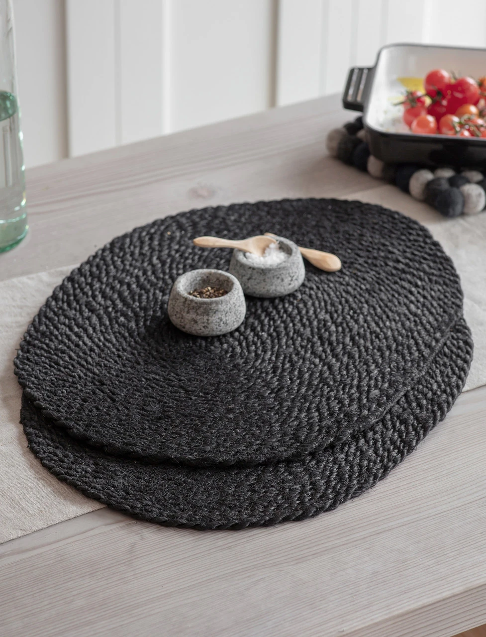 Pair Of Jute Table Mats - Black 1 Pair Of Jute Table Mats - Black