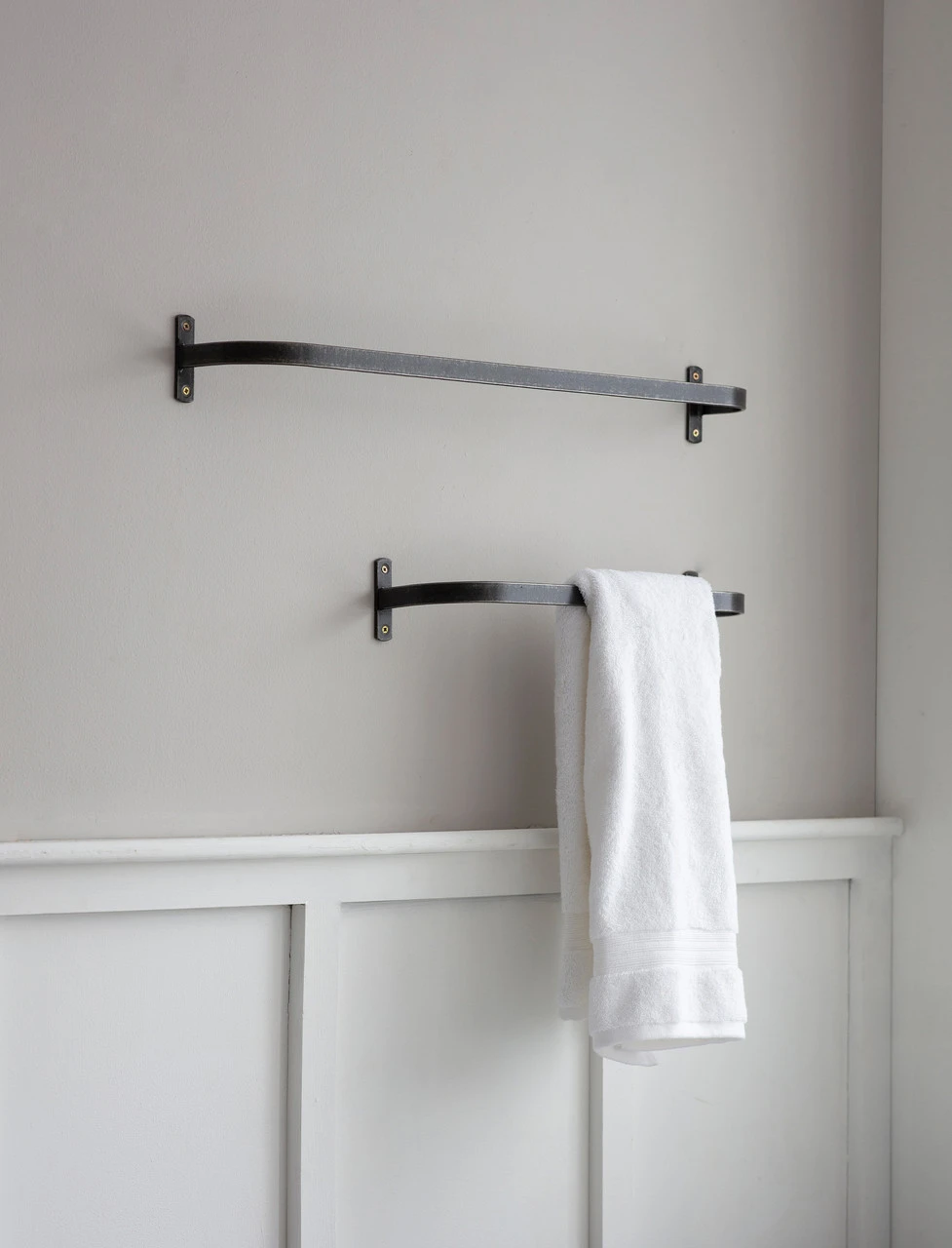 Farringdon Towel Rail - Small 4 Farringdon Towel Rail - Small - Image 4
