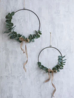 Cromwell Wreath - Large 7 Cromwell Wreath - Large -Garden Trading Store WRAB03 portrait 3 96833.1638487835