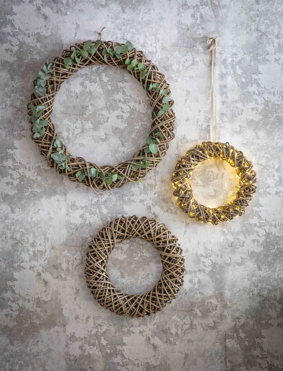 Door Wreath - 40cm 2 Door Wreath - 40cm - Image 2