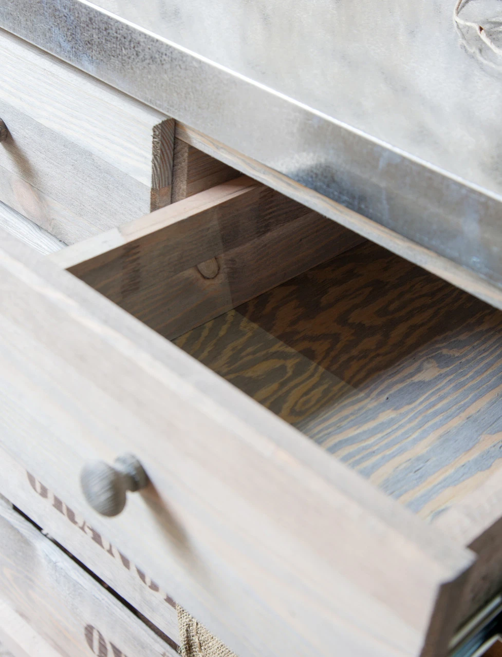 Aldsworth Potting Table 2 Aldsworth Potting Table - Image 2